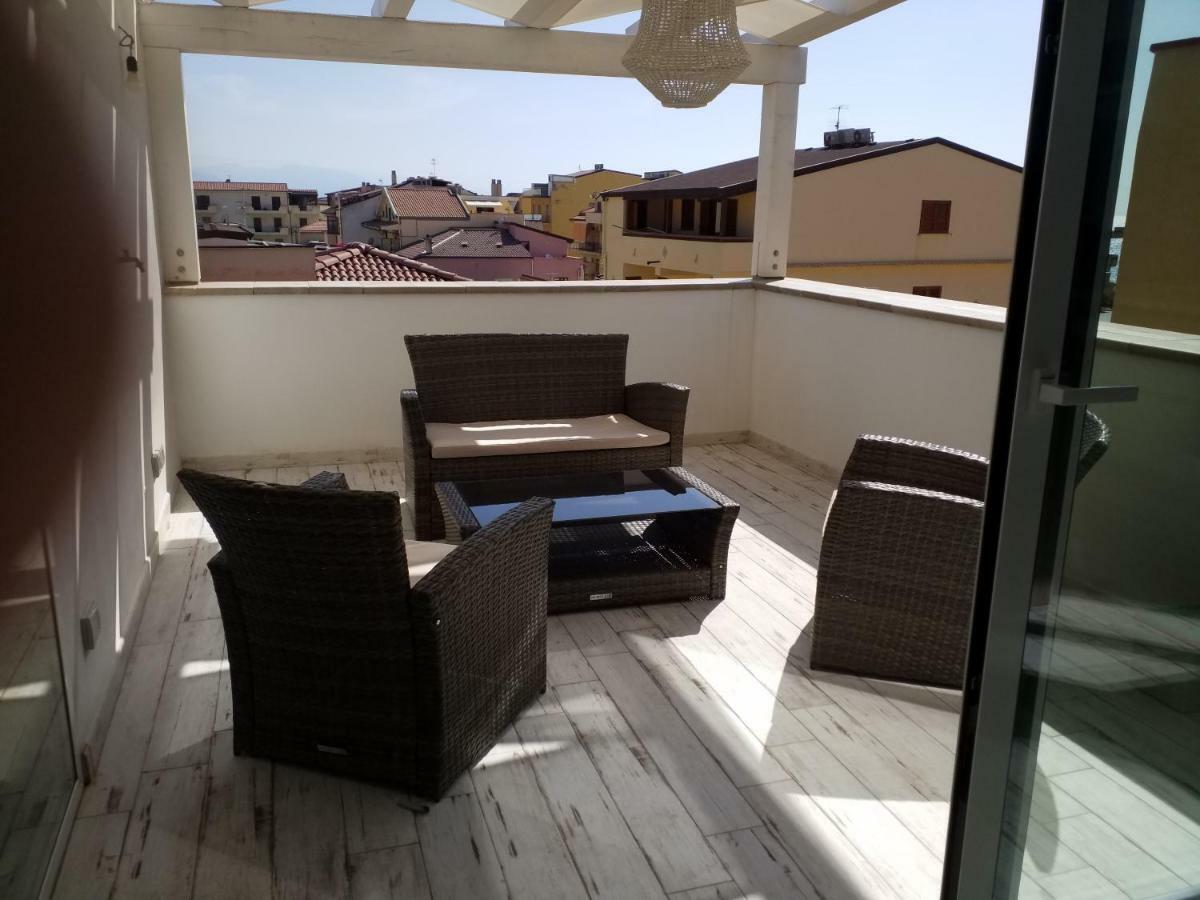 Mediterranean Apartments Capo dʼOrlando Eksteriør billede